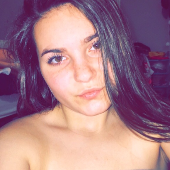 Meet your Posher, Clara - Picture 1 of 1